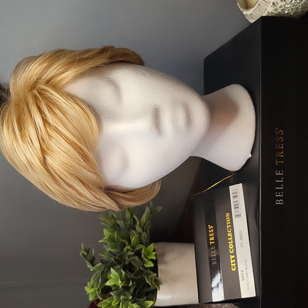 NWT Belle Tress Napa Wig